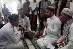 Syekh Palestina bimbing pemuda Nias masuk  Islam