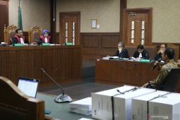 Artis-artis yang terima hadiah dari Wawan terpidana  pencucian uang