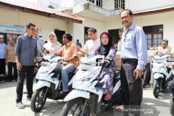 Disabilitas di Aceh Barat terima bantuan guna tingkatkan ekonomi