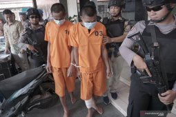 Polisi tembak pelaku pembunuhan suami istri di Tulungagung