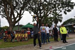 Danyonif 123/RW buka turnamen bola Voli