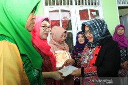 Ketua TP PKK semangati kader posyandu
