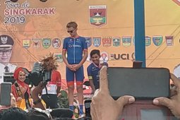 Jesse Ewart pertahankan kaos kuning setelah tercepat di etape II TdS