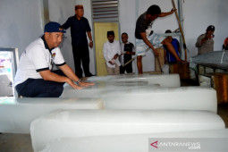 Pemkab Bone Bolango operasikan kembali pabrik es untuk nelayan