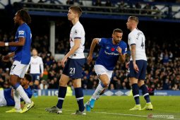 Berakhir imbang 1-1, pertandingan Spurs vs Everton diwarnai  insiden