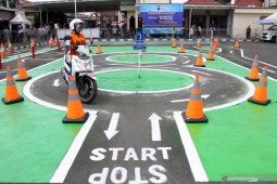 Sosialisasi smart driving test SIM