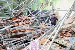 Identifikasi SD ambruk Pasuruan