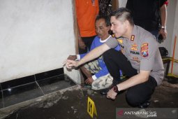 Terungkap, jasad pria korban pembunuhan dicor di lantai mushalla