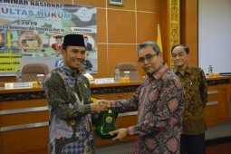 Ketua DPRD ajak mahasiswa dukung proses politik hukum
