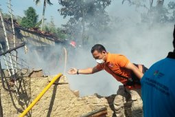 Kebakaran hanguskan dua rumah di kawasan padat di Sukabumi