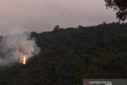 Kebakaran landa tiga hektare hutan lindung Gunung Salak Sukabumi