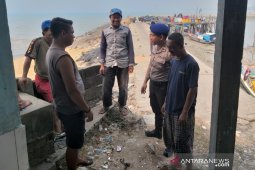Satpolair Polres Bangka Barat eratkan hubungan dengan nelayan