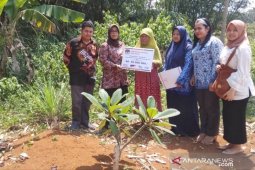 KPU Kabupaten Bogor santuni keluarga petugas pemilu 2019 meninggal dunia