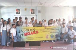 Jurnalis bersama Kominfo edukasi pelajar tangkal hoaks