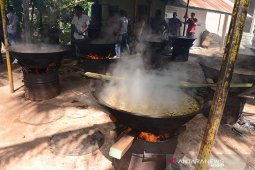 Tradisi memasak kuah beulangong tradisi Maulid