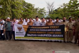 200 pelajar SD dan SMP kurang mampu terima beasiswa dari Baznas Asahan
