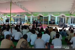Ratusan ASN terbuai ikut sholawatan dan bernyanyi bersama Opick
