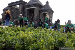 Menapaki warisan sejarah di Ratu Boko sambil jaga lingkungan