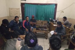 Polsek Stabat amankan delapan orang, tiga di antaranya wanita dari warung remang-remang Karang Rejo