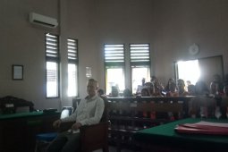 Guru Amerika diadili karena kasus penganiayaan