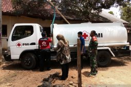 PMI Pamekasan bantu distribusikan air bersih ke desa dilanda kekeringan