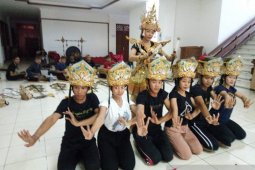 Seniman Bali semarakkan Festival Tanjung Kelayang 2