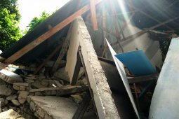 Pulau Ambon kembali diguncang empat gempa susulan, satu rumah roboh