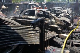 Pasar Bendul Merisi Terbakar