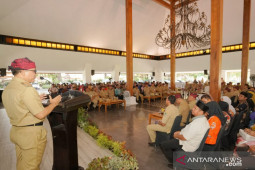 Bupati Anas paparkan acuan prioritas kerja kepala desa