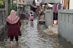 Kebakaran dan banjir rob landa sebagian Jakarta