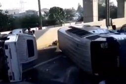 Tabrakan di Tol Halim, satu penumpang luka berat