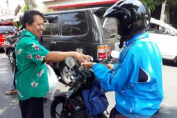 Pemkab Kediri dan komunitas bagi-bagi ikan cupang