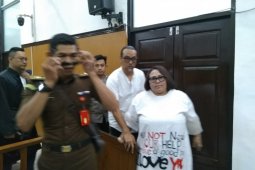 Dituntut 1,5 tahun, Komedian Nunung minta keringanan hukuman