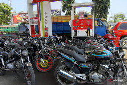 Tim gabungan tertibkan antrian spekulan BBM sejumlah SPBU di Gorontalo