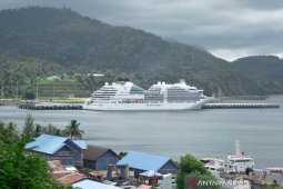 Kapal pesiar Seabourn Encore angkut 972 wisman merapat ke Sabang