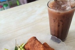 Segarnya es bajigur Madiun yang legendaris