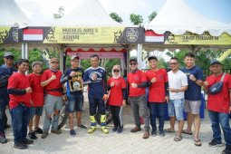 Tim Gudang Garam raih podium juara pertama kompetisi balap motor Uncle Hard Enduro 2019
