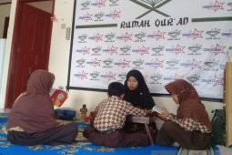 Seorang lulusan Universitas Negeri Padang buka Rumah Quran