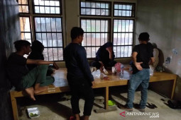 Tiga wanita dan miras diamankan dalam operasi rutin di Lhokseumawe