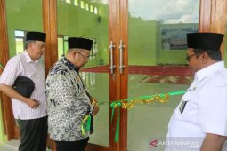 Resmikan Masjid Emas Batu Ampar, Bupati Disambut Tarsul