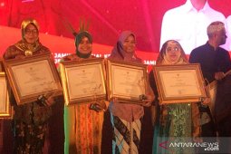 Arfarina asal Bener Meriah terpilih pendamping PKH teladan nasional