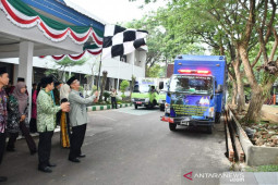 Regent HSS sees off disaster relief for Sebuku Island, Kotabaru