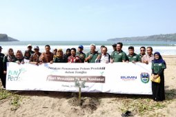 PLN Jatim tanam 3.015 bibit tanaman produktif di Pacitan