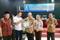 AP 2  Bandara Depati Amir terima penghargaan CSR dari Pemprov Babel