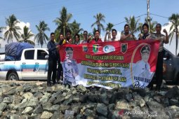 Tim gabungan berikan bantuan sosial dan obat-obat untuk Pulau Sebuku