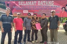 Pengusaha Asal Air Bara ambil formulir Bacawabup lewat PDIP