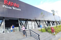 Pasar Wisata Badau di batas Indonesia - Malaysia mulai difungsikan