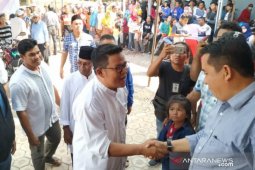 Ratusan masyarakat Basel dampingi Riza Herdavid ambil formulir Bacabup