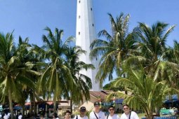 Jurnalis dan Travel blogger asal Singapura diajak wisata ke Belitung
