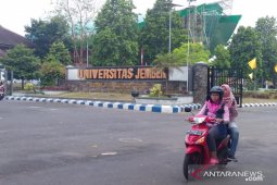 Universitas Jember  tunda wisuda untuk cegah penularan COVID-19